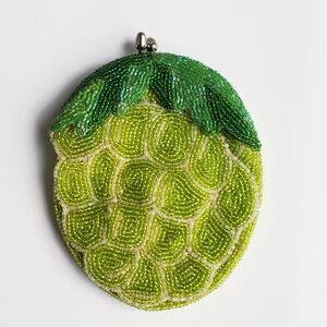 Vintage Delill Beaded Green Grapes Fruit Kiss Lock Coin Purse Made in Japan